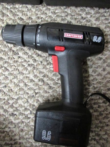 CRAFTSMAN TOOLBOX CRAFTSMAN 9.6 VOLT CORDLESS DRILL AND JACK STANDS