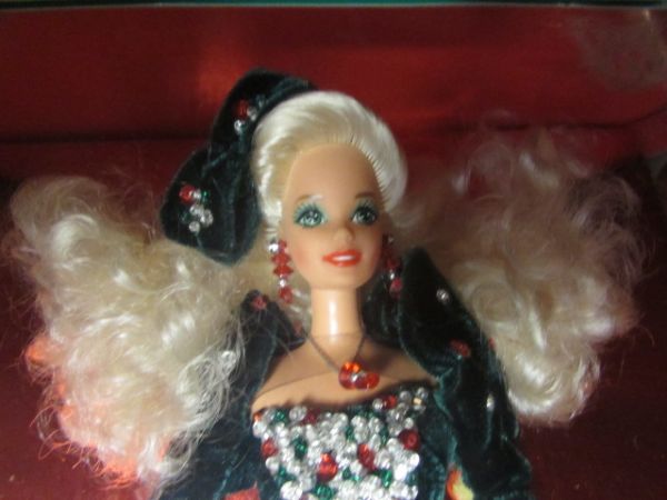 1991 HAPPY HOLIDAY BARBIE IN GREEN VELVET DRESS