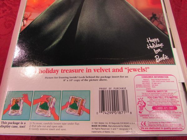 1991 HAPPY HOLIDAY BARBIE IN GREEN VELVET DRESS