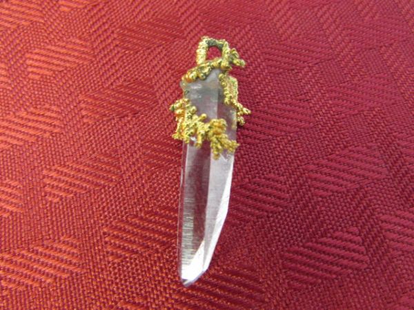 RAW DAGGER CRYSTAL PENDANT WITH GOLD FILIGREE