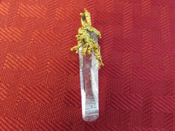 RAW DAGGER CRYSTAL PENDANT WITH GOLD FILIGREE