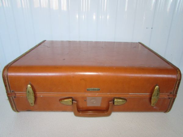 VINTAGE LEATHER SAMSONITE SUITCASE