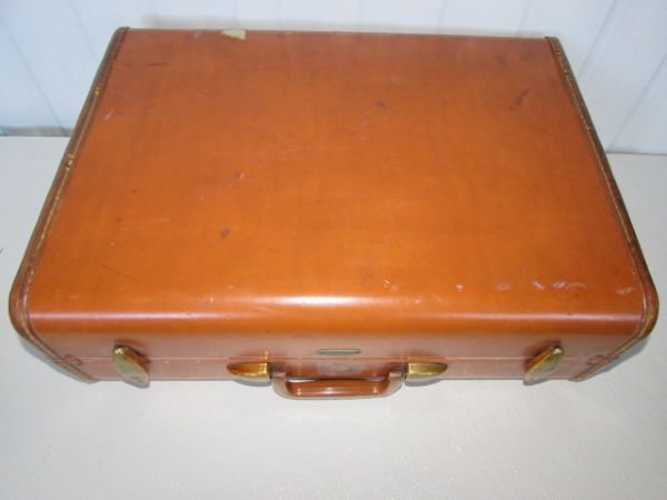 VINTAGE LEATHER SAMSONITE SUITCASE