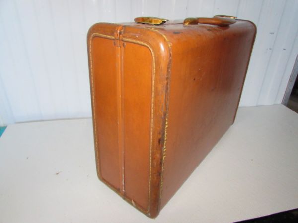 VINTAGE LEATHER SAMSONITE SUITCASE