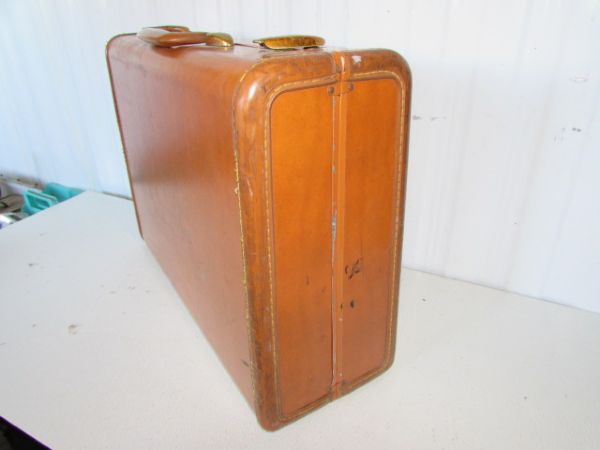 VINTAGE LEATHER SAMSONITE SUITCASE