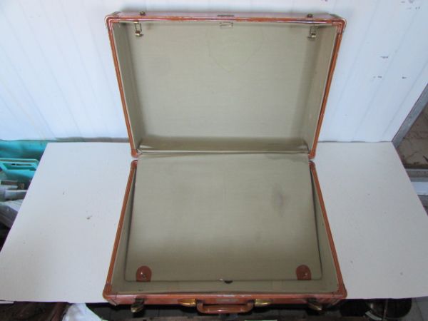 VINTAGE LEATHER SAMSONITE SUITCASE