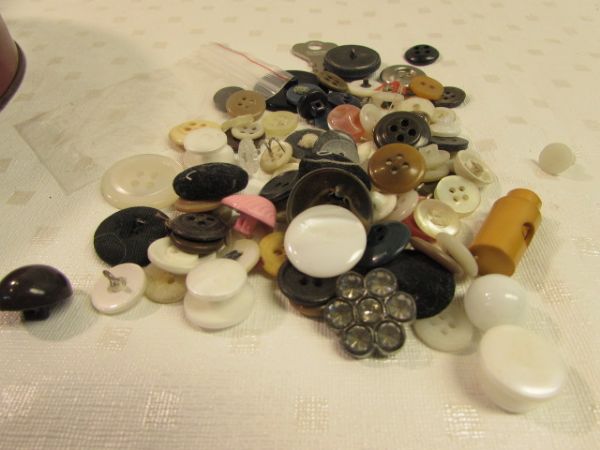 BUTTON BOX!  VINTAGE TIN FULL OF BUTTONS!