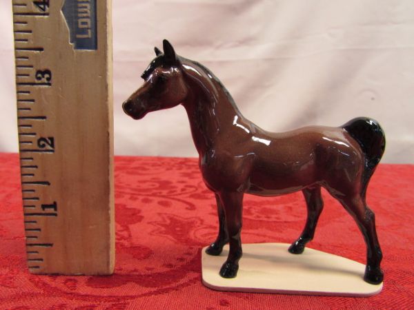 BEAUTIFUL HAGEN-RENAKER COLLECTABLE PORCELAIN HORSE FIGURINE 