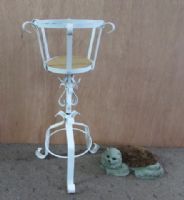 NICE METAL PLANT STAND AND CAT SHAPED BOOT SCRAPER