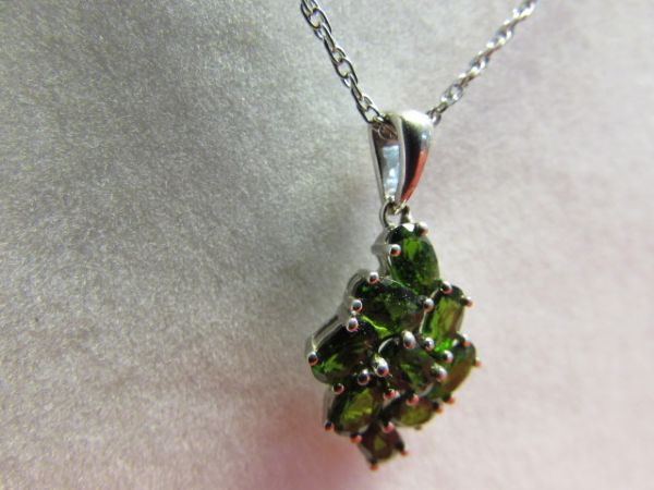 GORGEOUS STAUER GREEN FACETED GEMSTONE PENDANT ON STERLING SILVER CHAIN