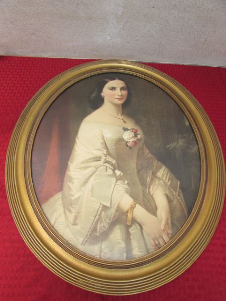 ANTIQUE POTRAIT IN OVAL FRAME