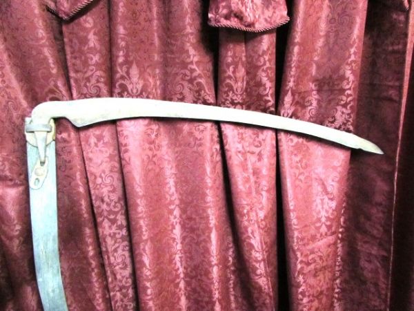 VINTAGE ANTIQUE SCYTHE