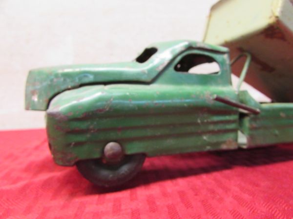 1940'S BUDDY L. DUMP TRUCK