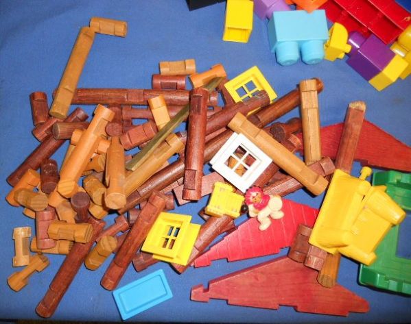 LEGO'S AND LINCOLN LOGS