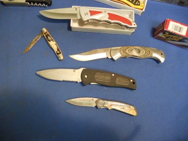 ELEVEN KNIFE LOT