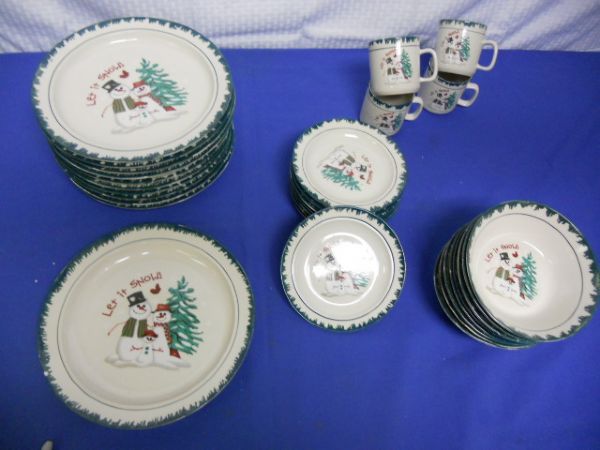 FESTIVE CHRISTMAS DINNER DISH SET