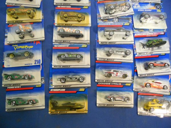 A BIG HOT WHEELS LOT