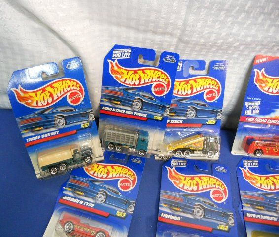 A BIG HOT WHEELS LOT