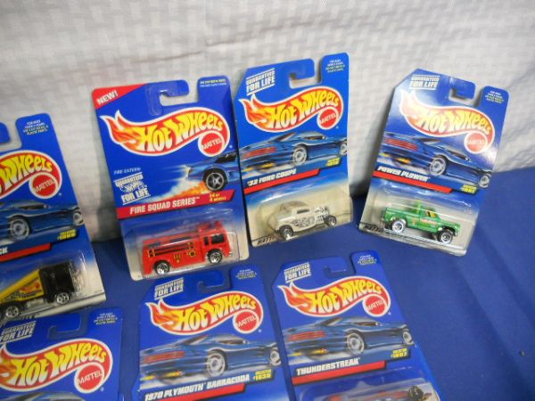 A BIG HOT WHEELS LOT