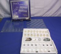 A GLASS 3 IN 1 GAME SET