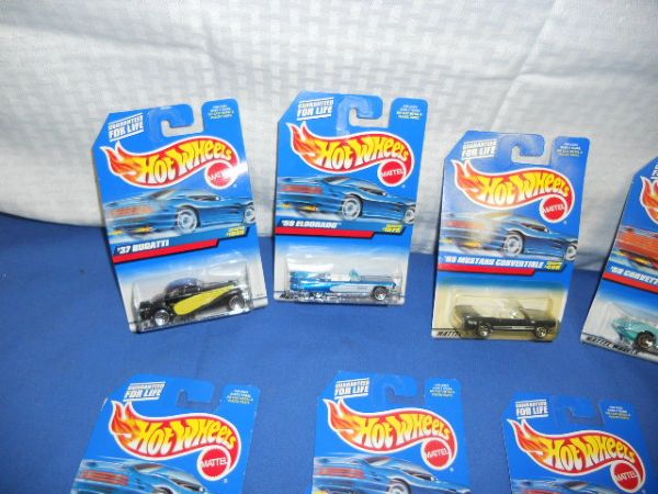 THIRTY HOTWHEELS !!!