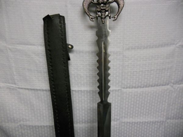 RUGGED FANTASY SWORD