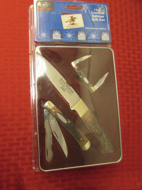 Lot Detail - WINCHESTER LIMITED EDITION 3 KNIFE GIFT SET NIB
