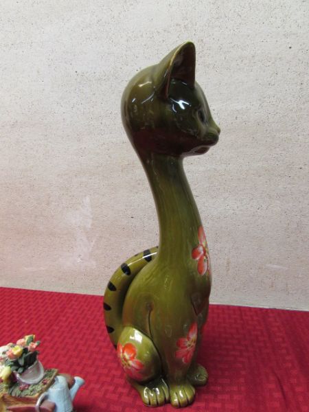 YOU WILL FALL IN LOVE WITH THIS VINTAGE CERAMIC KITTY!  CRYSTAL HEARTS & MORE