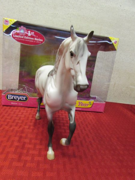 BREYER CLASSIC SIZE 2013 HORSE OF THE YEAR