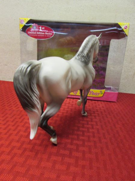 BREYER CLASSIC SIZE 2013 HORSE OF THE YEAR