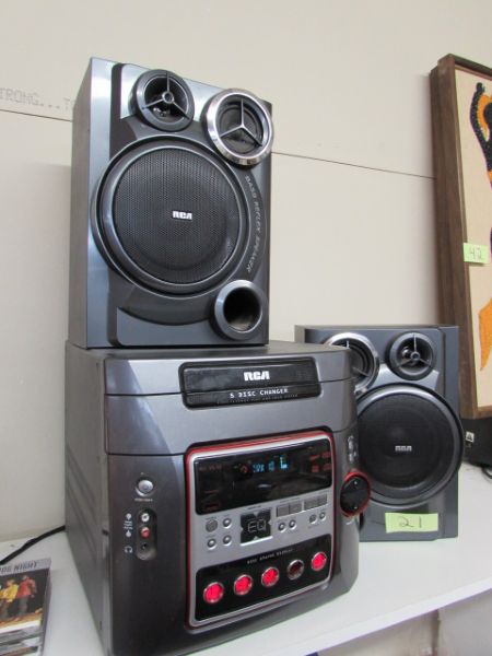 VERY NICE RCA AM/FM / 5 CD CHANGER WITH BASS BOOST