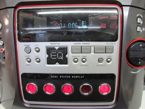 VERY NICE RCA AM/FM / 5 CD CHANGER WITH BASS BOOST