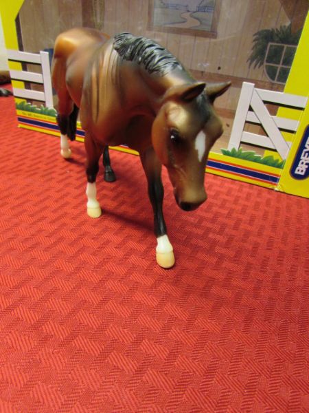 BREYER CLASSIC SIZE AMERICAN QUARTER HORSE MARE