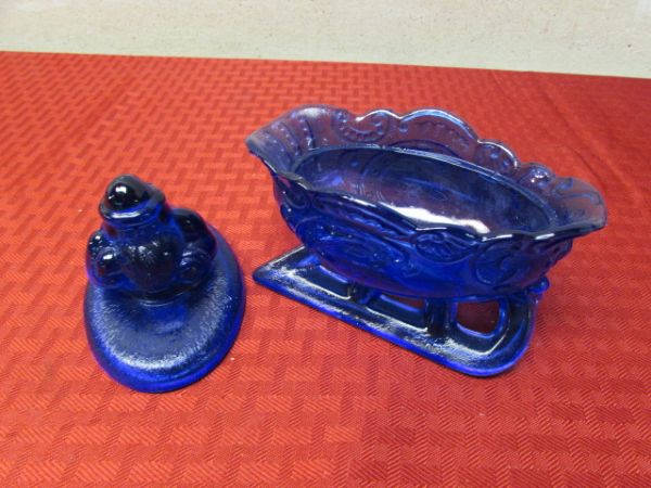 VINTAGE COBALT BLUE SANTA A SLEIGH TRINKET DISH