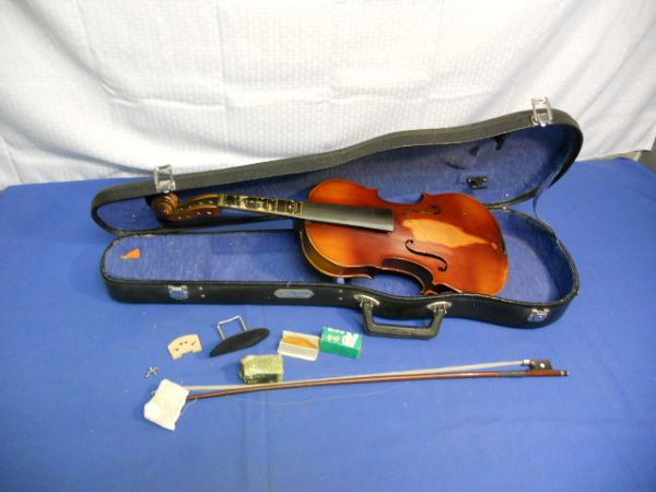 VINTAGE ANTONIUS STRADIVARIUS VIOLIN