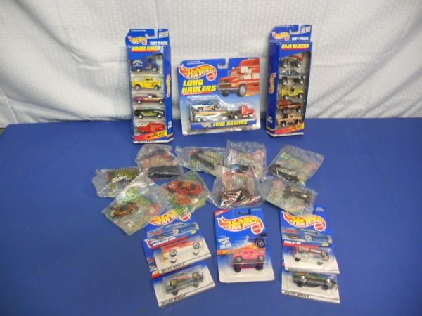 25 HOT WHEELS NEW IN PACKAGE