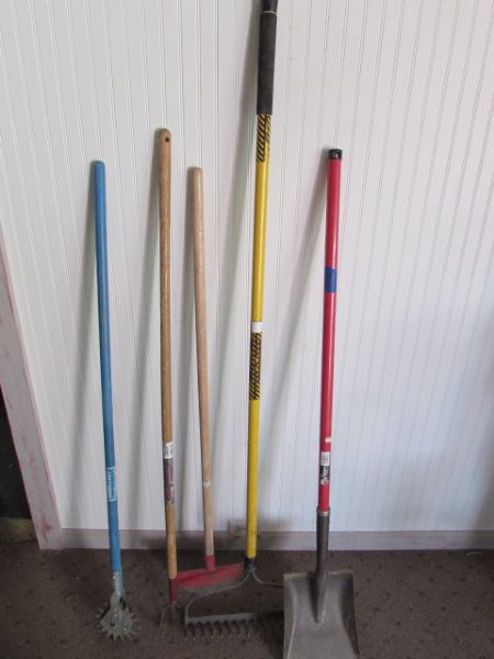 EXCELLENT GARDEN TOOLS - FIBERGLASS HANDLES - RAKE, SHOVEL EDGERS