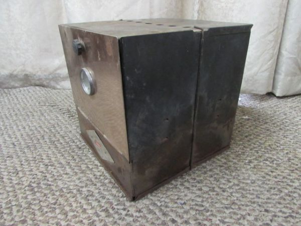 VINTAGE COLEMAN CAMP STOVE OVEN