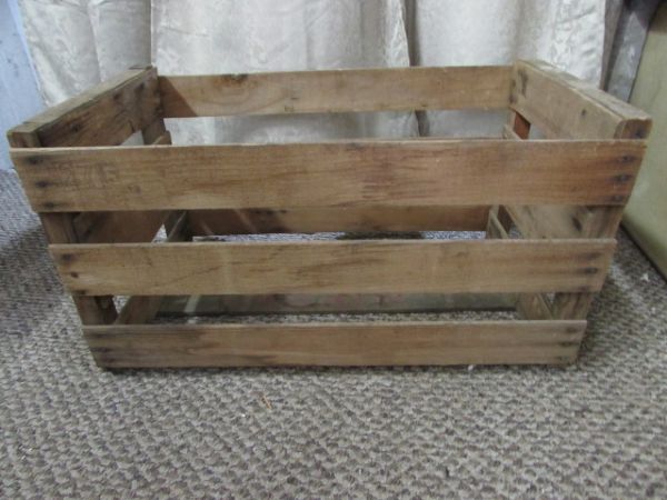 VINTAGE WOODEN FRUIT CRATE