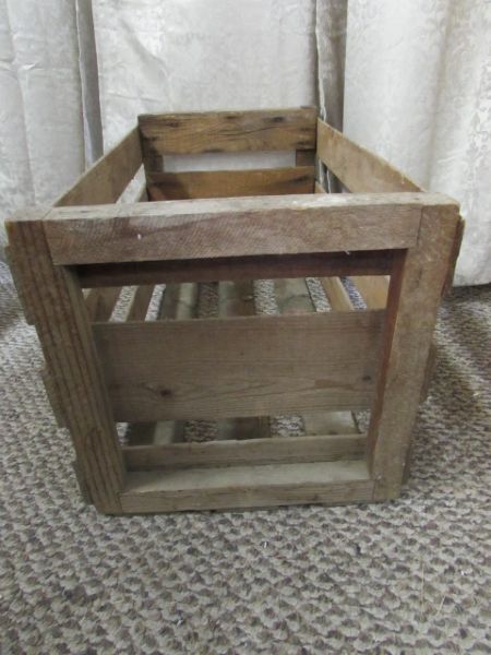 VINTAGE WOODEN FRUIT CRATE