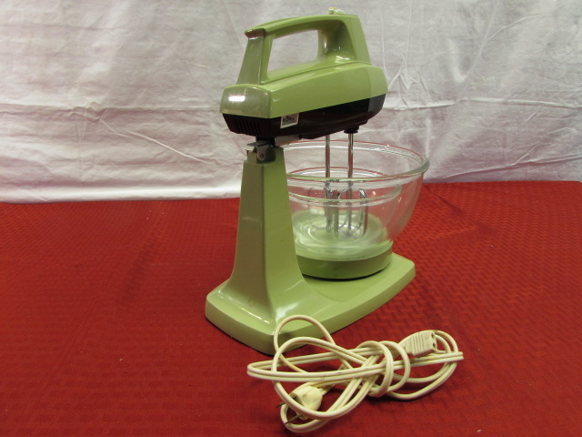 Retro Iona Handheld Mixer Colour Almond, Vintage 