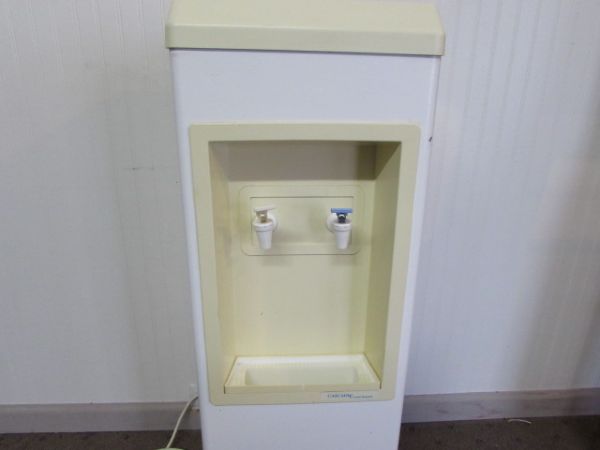 CASCADE CRYSTAL MOUNTAIN WATER COOLER - HOT & COLD