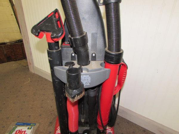 NICE DIRT DEVIL SWIVEL ULTRA GLIDE VACUUM W/ BAGS