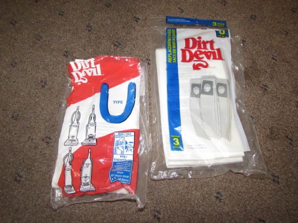 NICE DIRT DEVIL SWIVEL ULTRA GLIDE VACUUM W/ BAGS