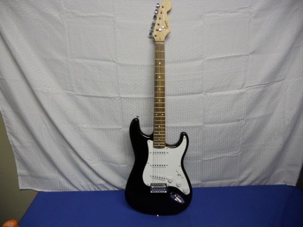 FENDER SQUIER GUITAR