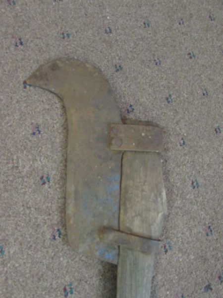 ANTIQUE BILL HOOK/BRUSH AXE.