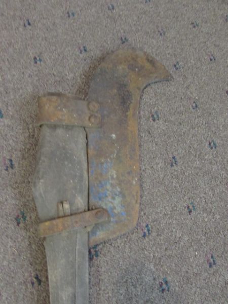 ANTIQUE BILL HOOK/BRUSH AXE.