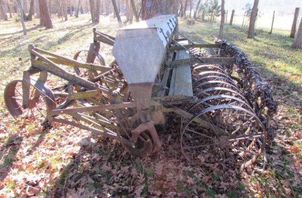 VINTAGE JOHN DEERE VAN BRUNDT SEED DRILL - TO SEED ACRES!  