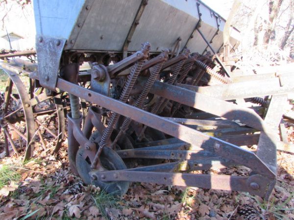 VINTAGE JOHN DEERE VAN BRUNDT SEED DRILL - TO SEED ACRES!  