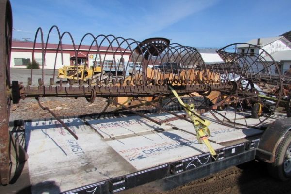 WORKING ANTIQUE JOHN DEERE DUMP RAKE